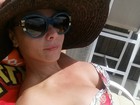 Viviane Araújo coloca o bronzeado em dia e compartilha selfie na web