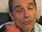 Olivier Anquier ganha 'beijinho' da filha recém-nascida