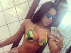 Namorada de Thammy Miranda sensualiza com biquíni: 'Brasil'