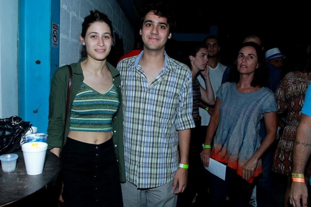 George Sauma com Luisa Arraes em noite de samba no Rio (Foto: Marcello Sá Barreto/Ag News)