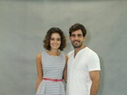 Sophie Charlotte e Juliano Cazarré posam com elenco de minissérie