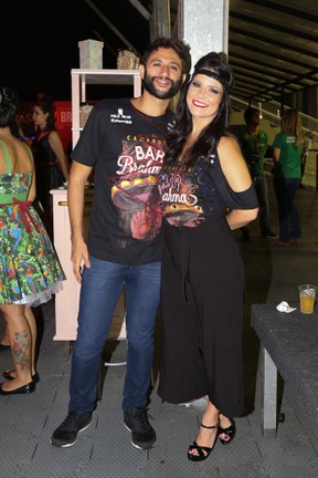 Samara Felippo com o namorado Elidio Sanna  (Foto: Deividi Correa/ AgNews)