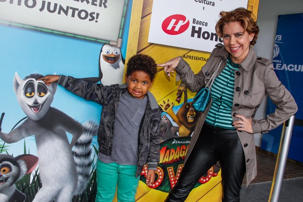 Astrid Fontenelle com o filho Gabriel (Foto: Manuela Scarpa e Marcos Ribas/Foto Rio News)