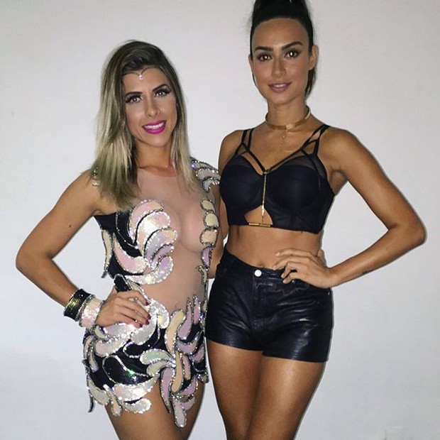 Ana Paula Minerato e Thaila Ayala em ensaio técnico da Gaviões da Fiel em São Paulo (Foto: Instagram/ Reprodução)