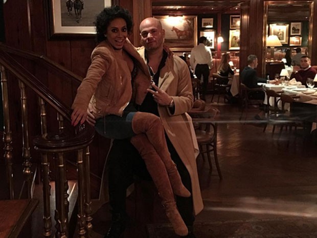 Mel B e o marido, Stephen Belafonte, em restaurante em Nova York, nos Estados Unidos (Foto: Instagram/ Reprodução)