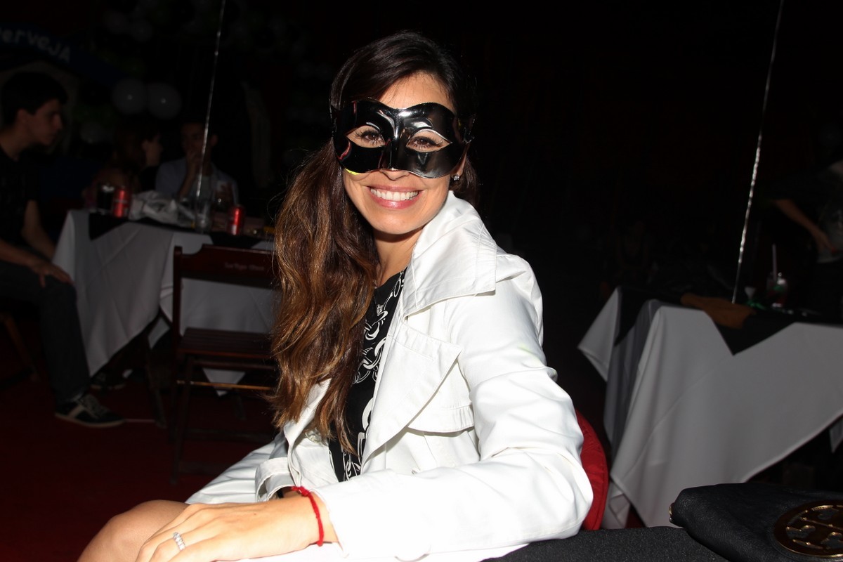 Daniela colocou máscara (Foto: Gabriel Rangel/ AgNews)