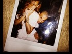 Rihanna aparece no colo de Chris Brown em nova foto de seu aniversário