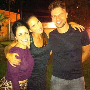 Fernanda Vasconcellos, Fabiana Sá e Cássio Reis em festa no Rio (Foto: Instagram/ Reprodução)