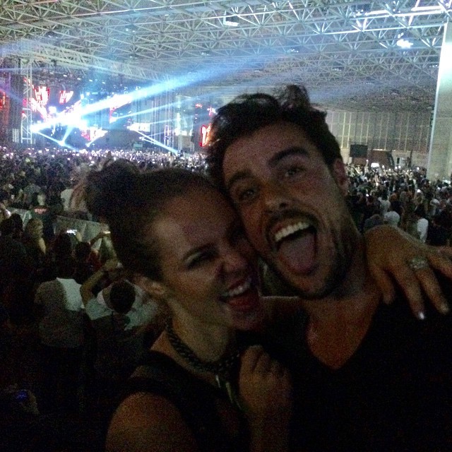 Paolla Oliveira e Joaquim Lopes em show de David Guetta no Rio (Foto: Instagram/ Reprodução)