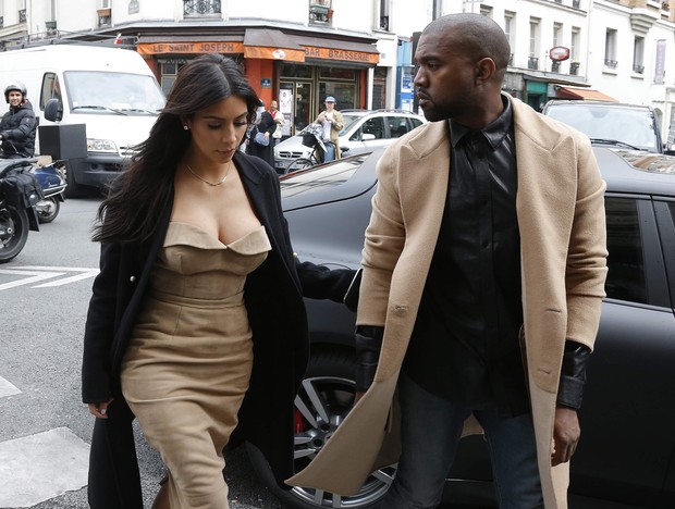 Kim Kardashian e Kanye West em Pais (Foto: Gonzalo Fuentes/Reuters)
