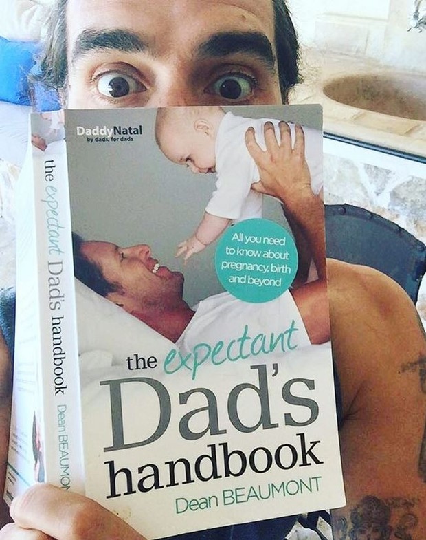 Russell Brand anuncia que vai ser pai (Foto: Reprodução/Instagram)