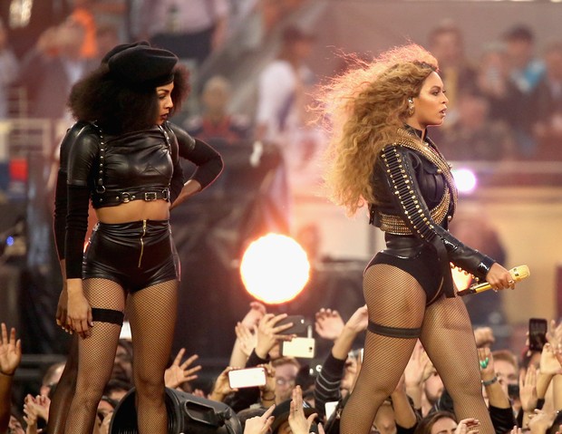 Beyoncé durante apresentação no intervalo do Super Bowl (Foto: Christopher Polk/Getty Images/AFP)