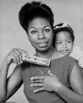 Nina Simone e a filha Lisa Simone em 1964 (Foto: Getty Images/Agência)