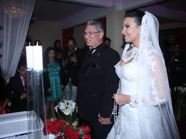 Shayene Cesário se casa com Wilson Moisés em casa de festas na Zona Oeste do Rio (Foto: Rodrigo dos Anjos/ Divulgação)