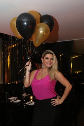 Mari Alexandre comemora aniversário em restaurante em São Paulo (Foto: Thiago Duran/ Ag. News)