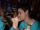 Fernanda Pontes troca beijos com o marido em show de Ivete Sangalo