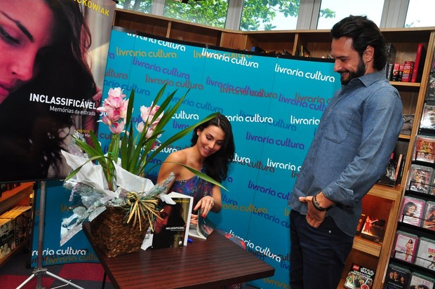 Mel Fronckowiak e Rodrigo Santoro (Foto: Roberto Teixeira / EGO)