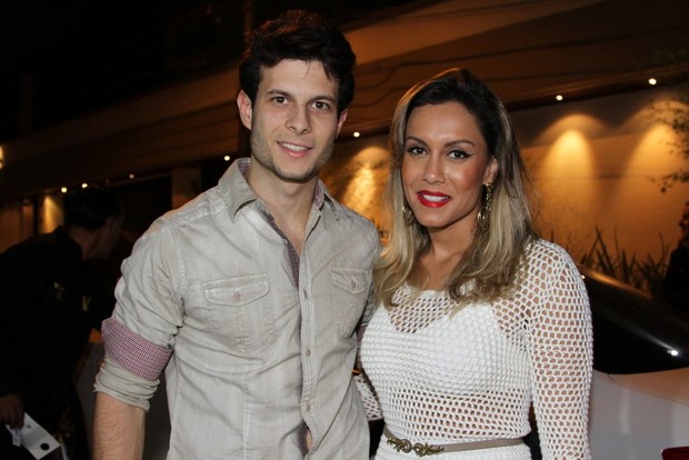 Lia Khey e o namorado na festa de Danilo Faro (Foto: Caio Duran e Thiago Duran / AgNews)