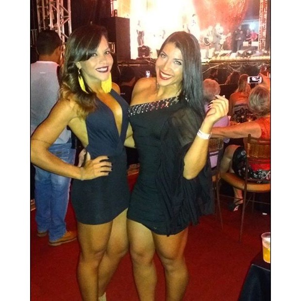 Priscila Pires ao lado de amiga (Foto: Reprodução/Instagram)