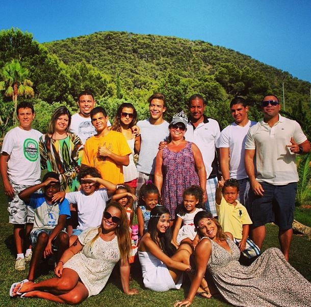 Familia de Ronaldo e Paula Morais (Foto: Instagram/Reprodução)