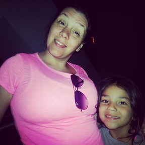 Simony e a filha Pyetra em Oralndo, nos EUA (Foto: Instagram/ Reprodução)