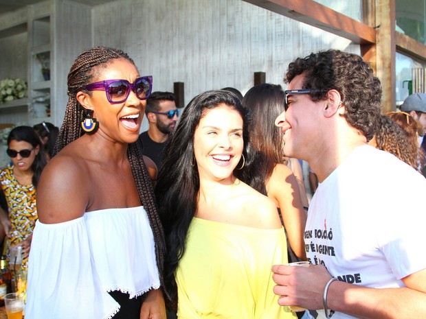 Cris Vianna, Paloma Bernardi e Thiago Martins em festa na Zona Oeste do Rio (Foto: Anderson Borde/ Ag. News)