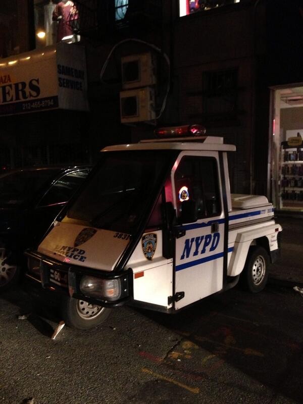 Victoria Beckham mostra a polícia de Nova York procurando sua bike (Foto: Reprodução/Twitter)