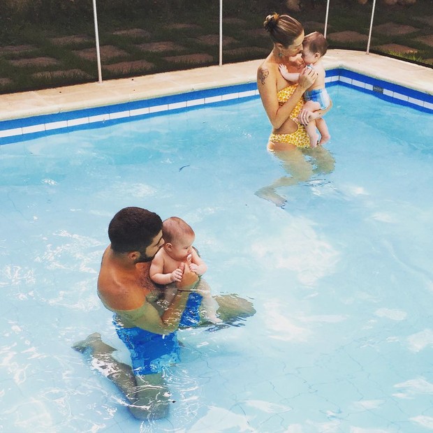 Luana Piovani e Pedro Scooby com os filhos gêmeos (Foto: Reprodução/Instagram)