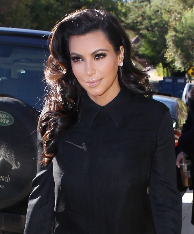 KIm Kardashian saindo de casa em Los Angeles (Foto: X17/Agência)