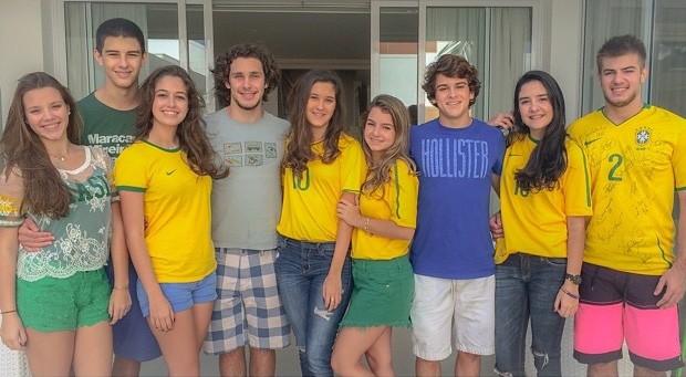 Filhos de William Bonner e Fátima Bernardes com amigos (Foto: Instagram / Reprodução)