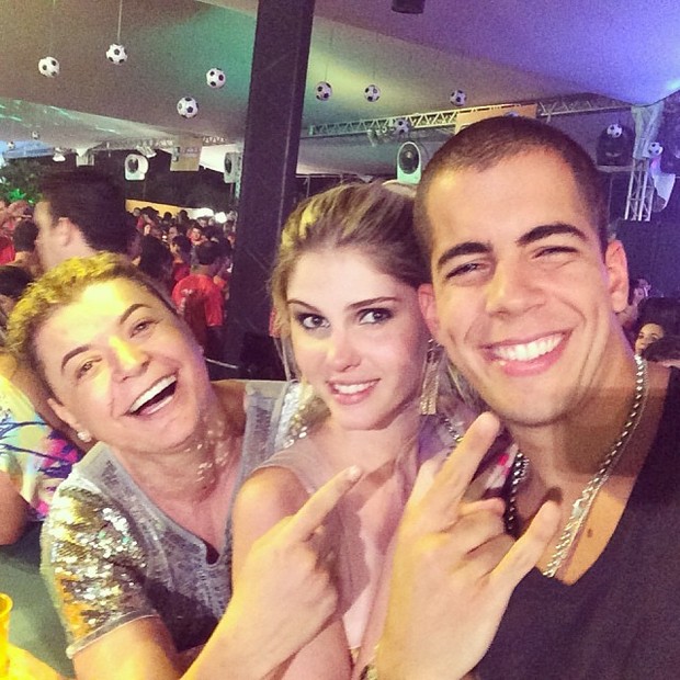 David Brazil posa com Bárbara Evans e Pipo Marques (Foto: Instagram)