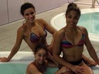 De biquíni, Jade Barbosa posa com as amigas na piscina