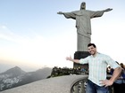  Ex-BBB Cézar Lima realiza sonho de conhecer o Cristo Redentor no Rio e Janeiro e diz: 'Onipotente'