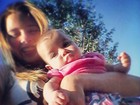Debby Lagranha abraça filha e se derrete: 'Razão da minha vida'