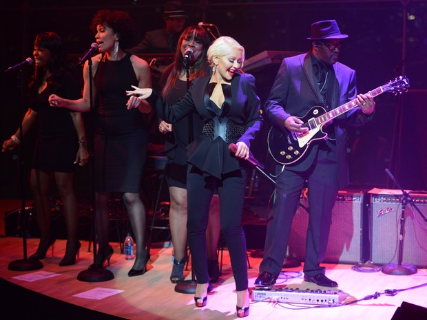 Christina Aguilera canta em evento em Nova York, nos Estados Unidos (Foto:  Kevin Mazur/ Getty Images)