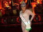 Rita Cadillac desfila com macacão nada sexy em São Paulo