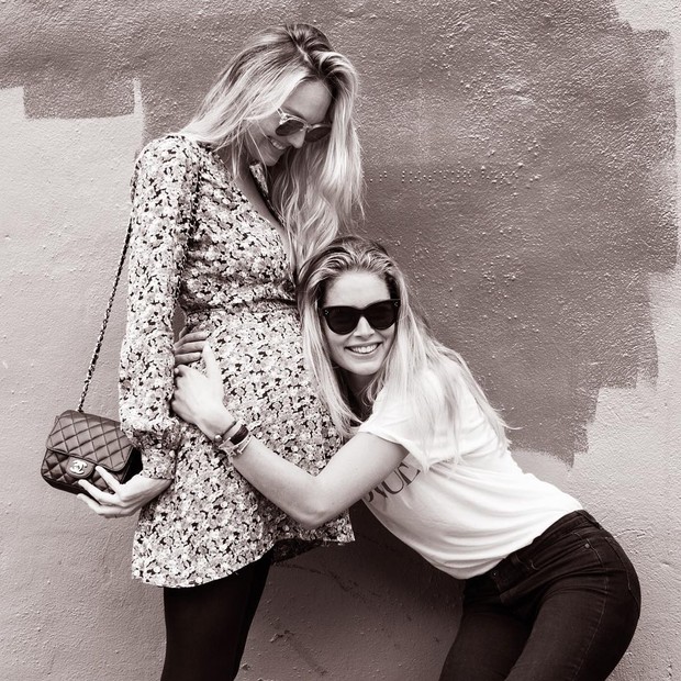 Doutzen Kroes posa com Candice Swanepoel (Foto: Reprodução / Instagram)