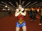 Na Comic Con, Ju Isen vira Mulher-Maravilha e faz sucesso; veja fotos