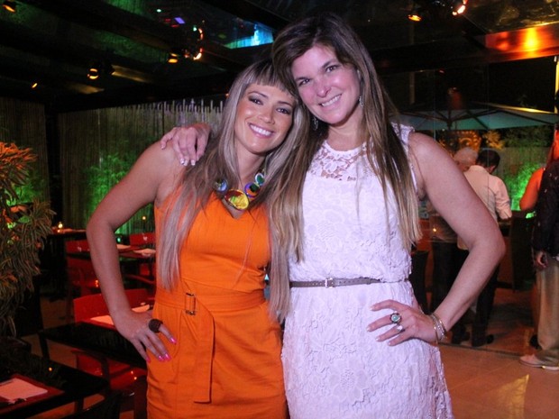 Ex-BBB Fani e Cristiana Oliveira em evento em restaurante na Zona Oeste do Rio (Foto: Rodrigo dos Anjos/ Ag. News)