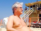Caetano Veloso vai à praia em Tel- Aviv após show