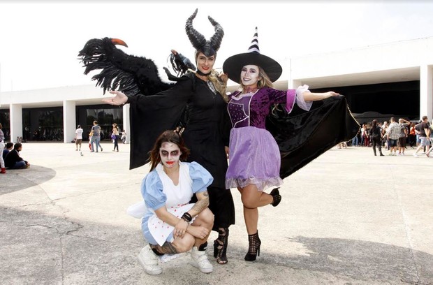 Vanessa Alcântara, Julia Menezes e Sheyla Mell (Foto: Celso Tavares/EGO)