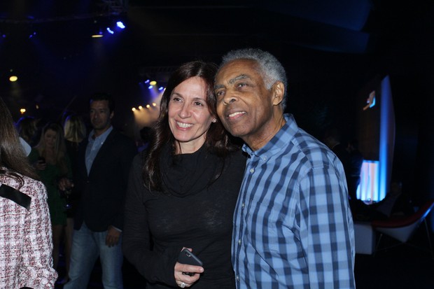 Gilberto Gil e a mulher, Flora Gil, em evento na Zona Sul do Rio (Foto: Alex Palarea/ Ag. News)