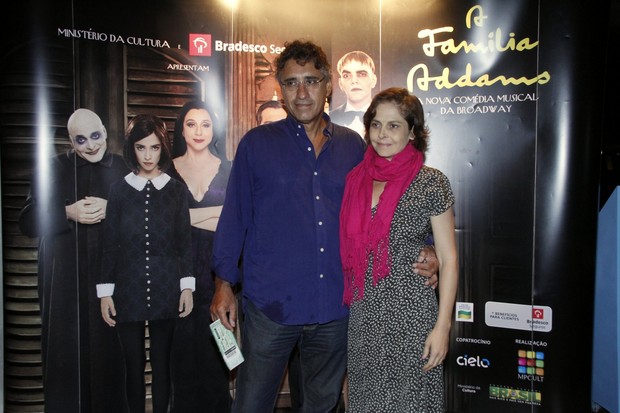 Drica Moraes vai com marido assistir peça no RJ (Foto: Thyago Andrade  / FotoRioNews)