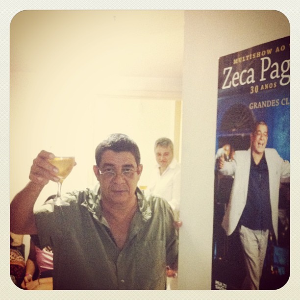 Zeca Pagodinho no camarim (Foto: reprodução do Instagram)