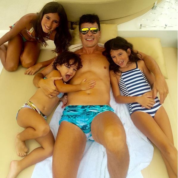  Rodrigo Faro com as filhas (Foto: Reprodução/Instagram)