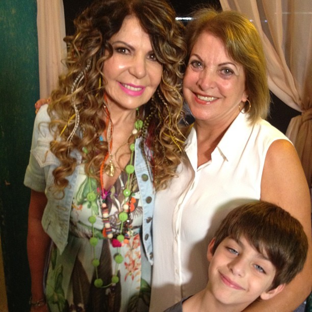 Elba Ramalho com a mãe e o filho de Henri Castelli (Foto: Instagram/ Reprodução)