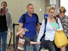 Britney Spears viaja com a família para o Havaí