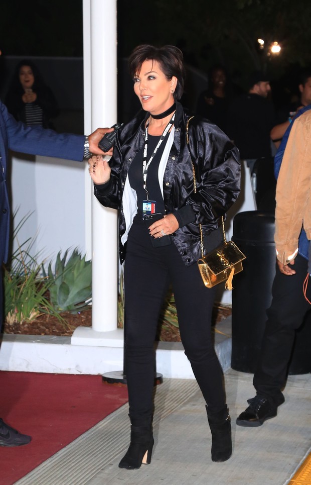 X17 - Kris Jenner em show em Los Angeles, nos Estados Unidos (Foto: X17online/ Agência)