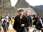 Bono Vox visita Machu Picchu, no Peru, mas foge de fotógrafos