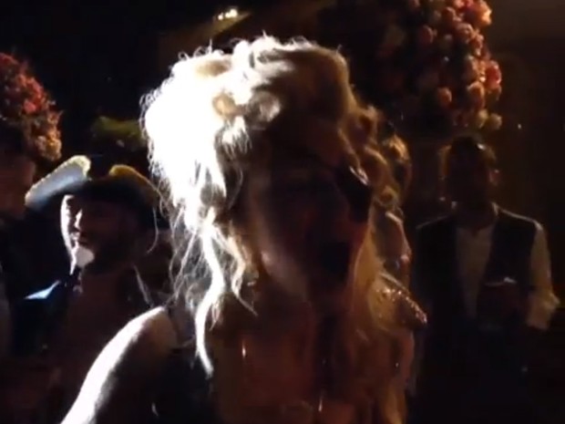 Madonna em sua festa de aniversario (Foto: Video/Reprodução)